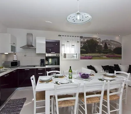 Holiday Tanja * Pula