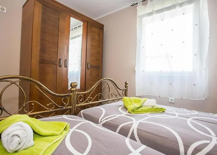 Holiday Tanja Nyaraló *