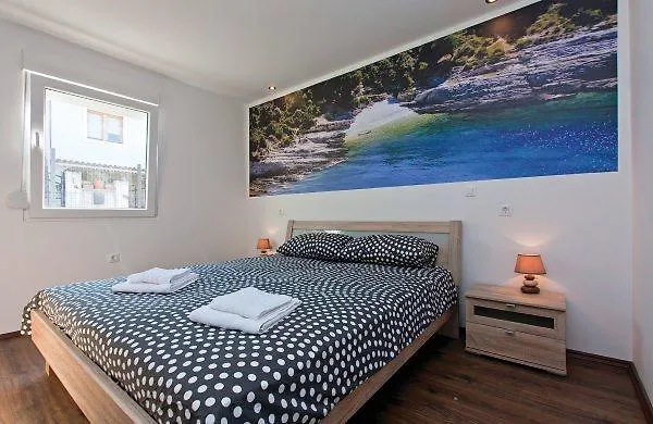 Holiday Tanja Nyaraló