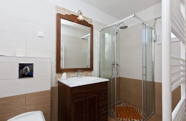 Nyaraló Holiday Tanja Póla