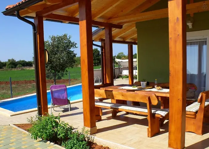 Nyaraló Holiday Tanja *